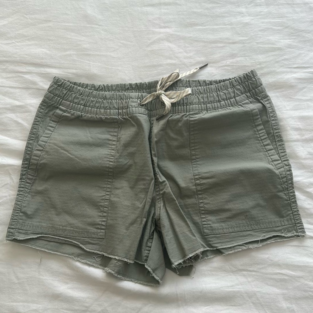 Vuori Shorts